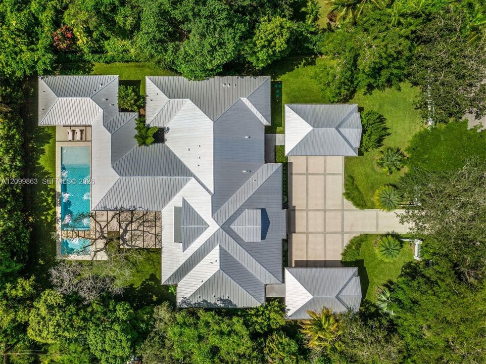 For Sale: $7,725,000 (7 beds, 9 baths, 6928 Square Feet)