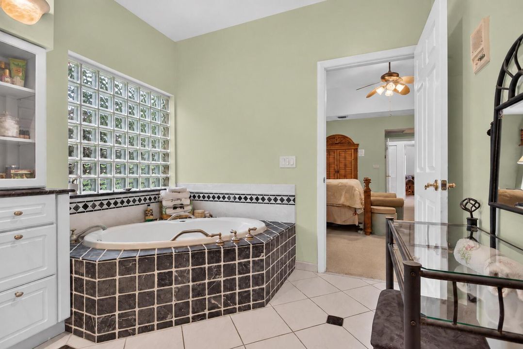 Primary Jetted Tub