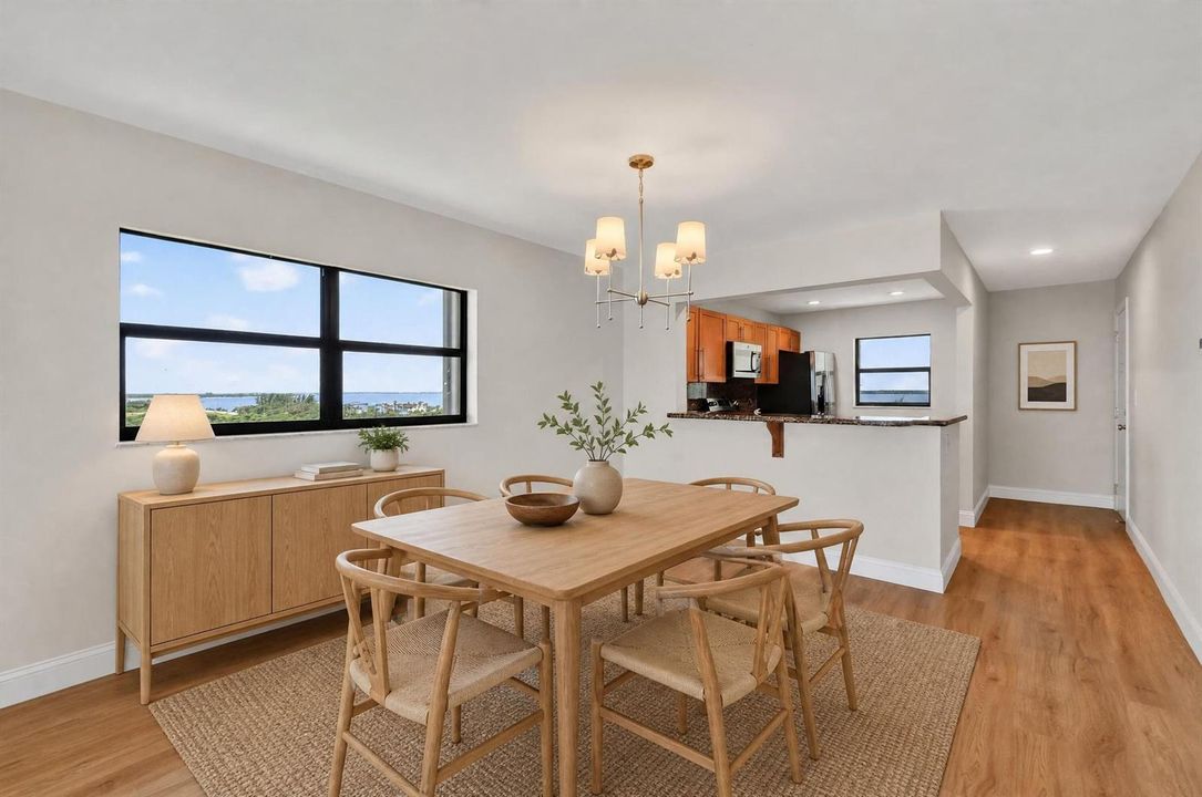 DiningRoom-VirtuallyStaged