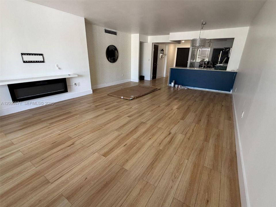 В аренду: $2,450 (2 спален, 2 ванн, 1315 Квадратных фут)