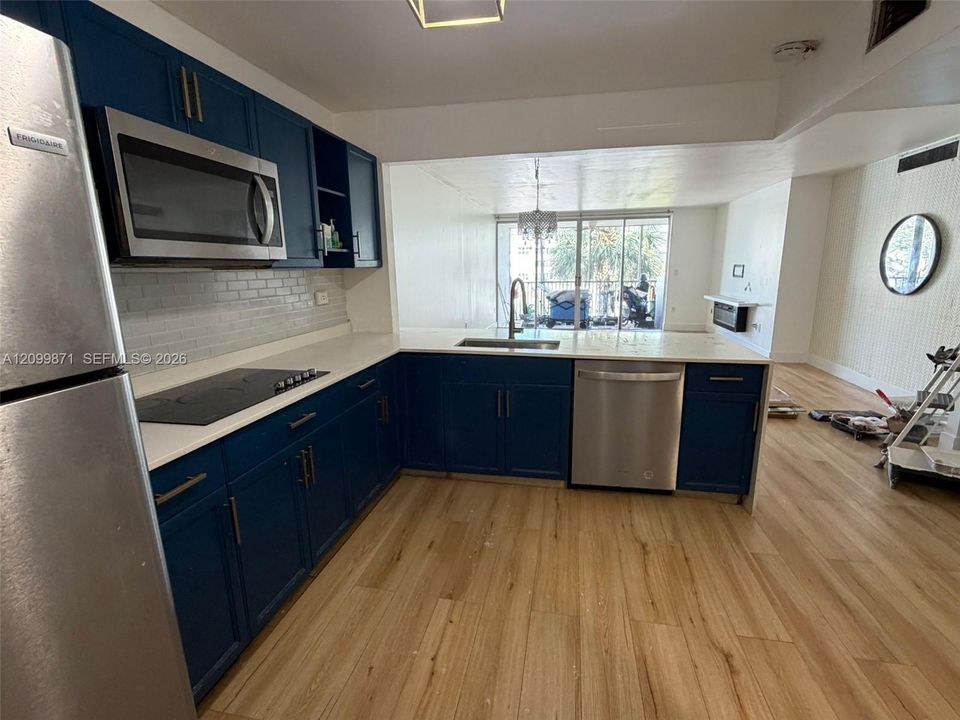 В аренду: $2,450 (2 спален, 2 ванн, 1315 Квадратных фут)