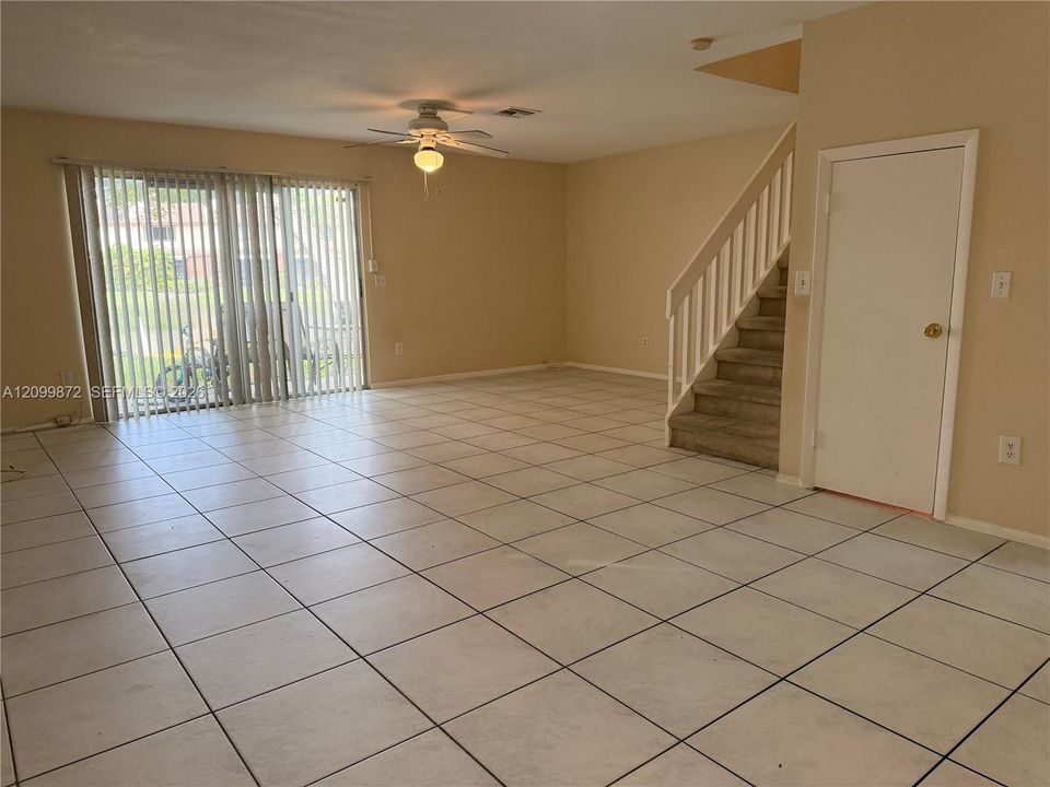 For Sale: $319,000 (2 beds, 2 baths, 1320 Square Feet)