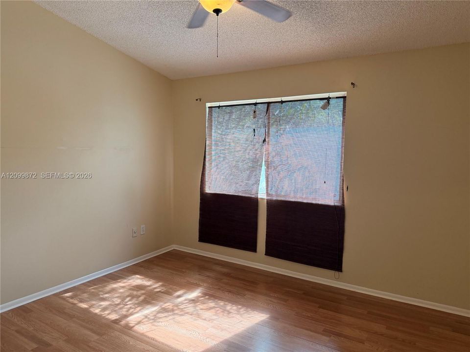 For Sale: $319,000 (2 beds, 2 baths, 1320 Square Feet)