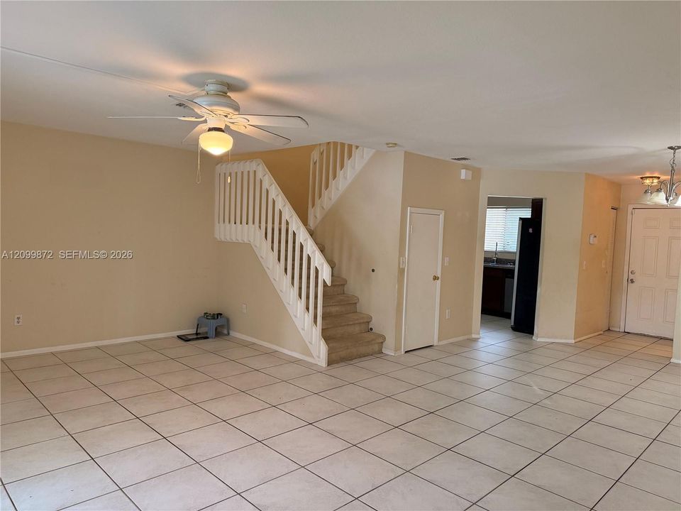 For Sale: $319,000 (2 beds, 2 baths, 1320 Square Feet)