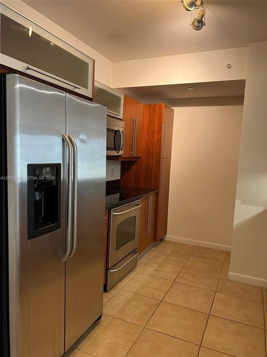 На продажу: $319,900 (1 спален, 1 ванн, 828 Квадратных фут)