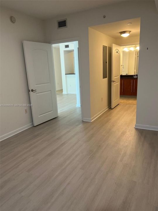 На продажу: $319,900 (1 спален, 1 ванн, 828 Квадратных фут)