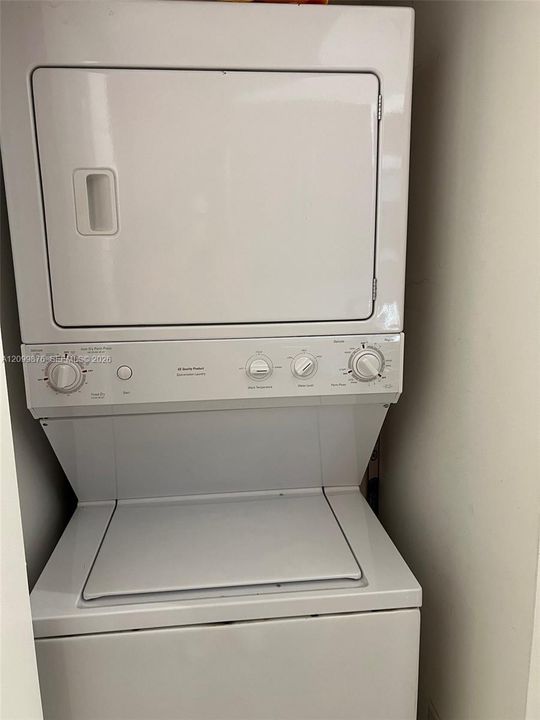 На продажу: $319,900 (1 спален, 1 ванн, 828 Квадратных фут)