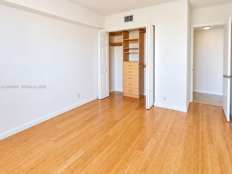 В аренду: $2,500 (2 спален, 2 ванн, 1137 Квадратных фут)