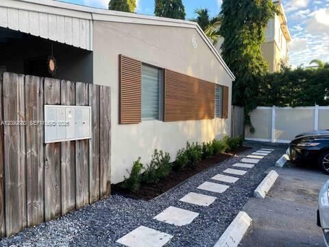 For Rent: $2,150 (2 beds, 1 baths, 2658 Square Feet)