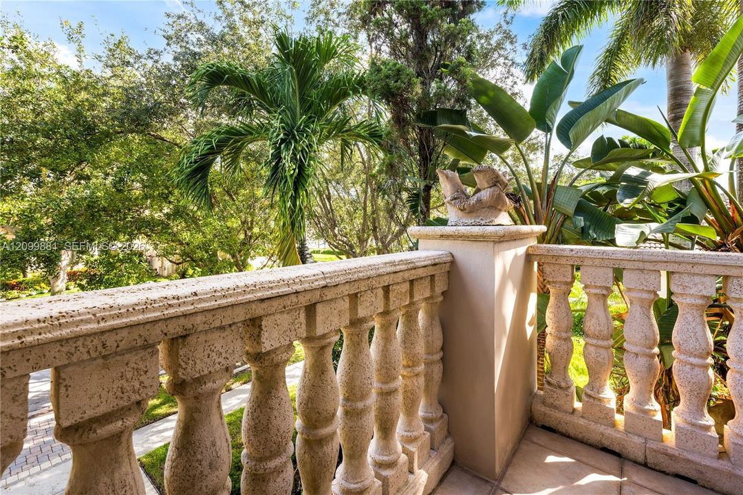 На продажу: $1,899,900 (6 спален, 5 ванн, 4340 Квадратных фут)