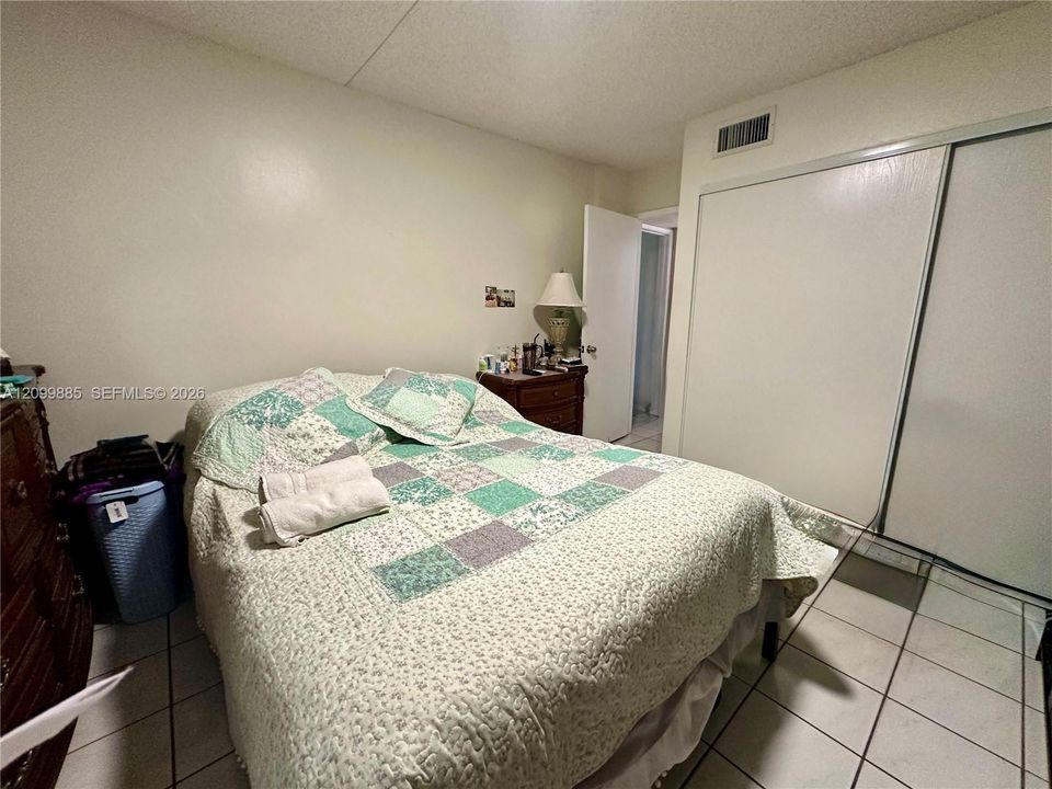 For Sale: $260,000 (2 beds, 2 baths, 1074 Square Feet)