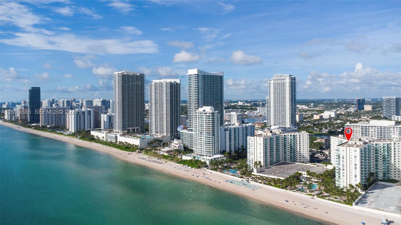 For Sale: $450,000 (1 beds, 1 baths, 812 Square Feet)