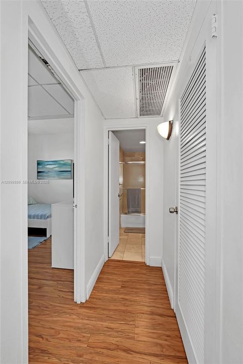 For Sale: $450,000 (1 beds, 1 baths, 812 Square Feet)