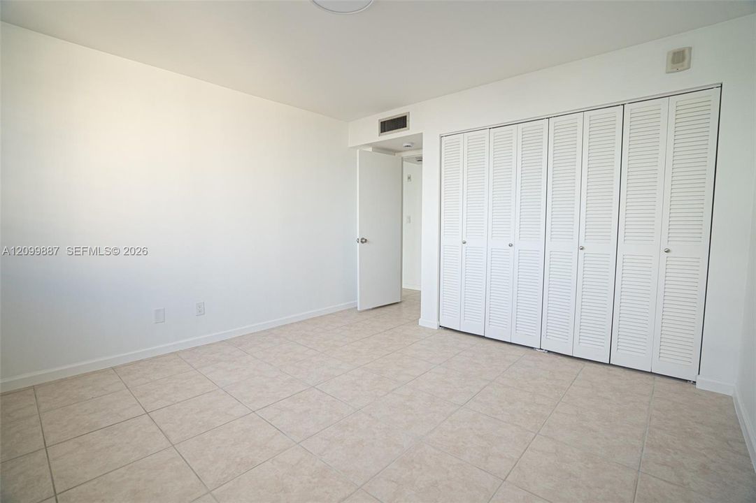 For Sale: $359,000 (2 beds, 2 baths, 1200 Square Feet)