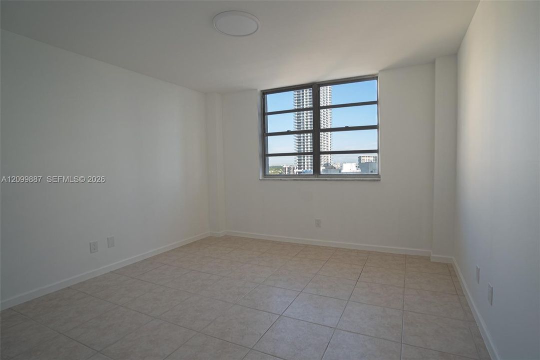 For Sale: $359,000 (2 beds, 2 baths, 1200 Square Feet)