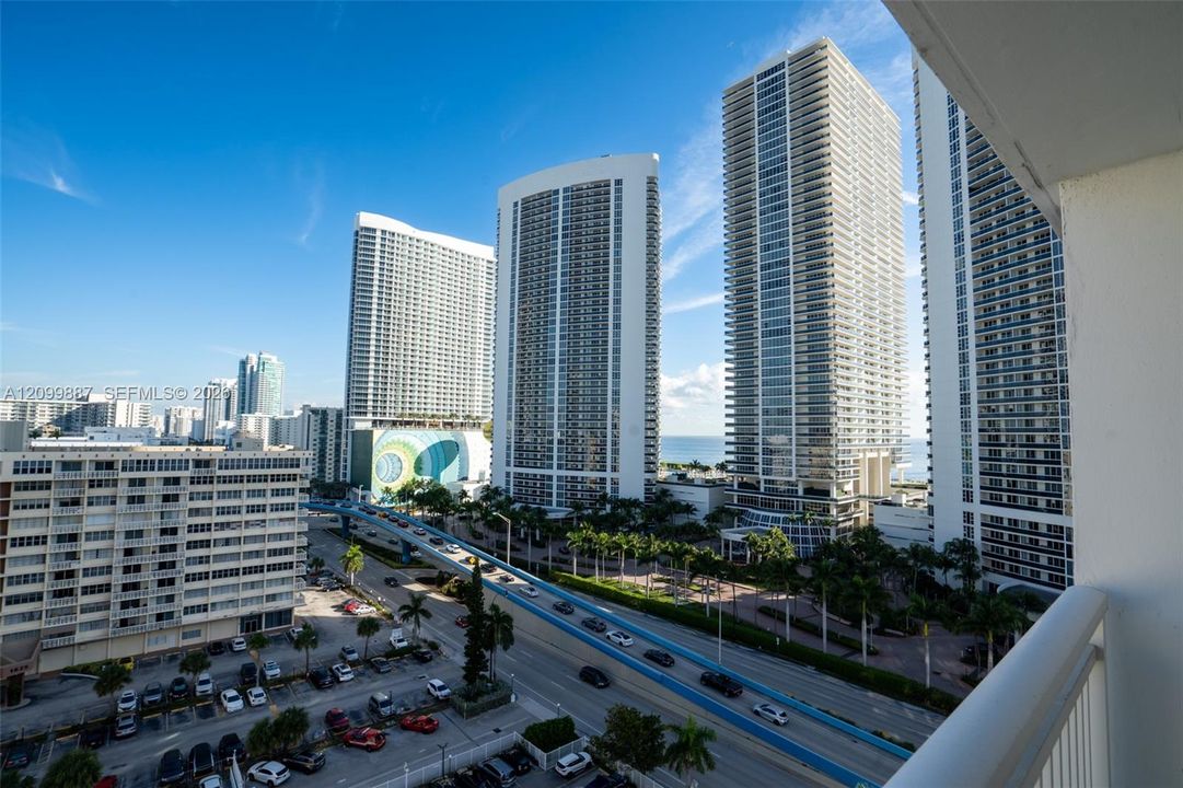 For Sale: $359,000 (2 beds, 2 baths, 1200 Square Feet)