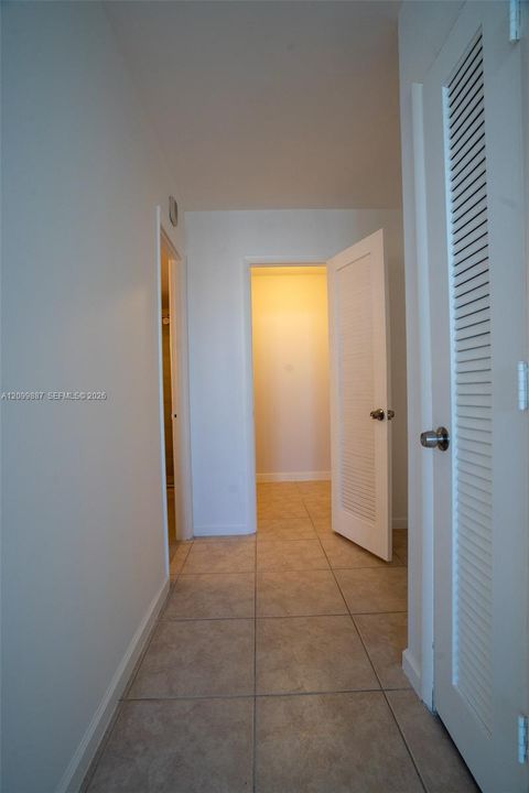 For Sale: $359,000 (2 beds, 2 baths, 1200 Square Feet)