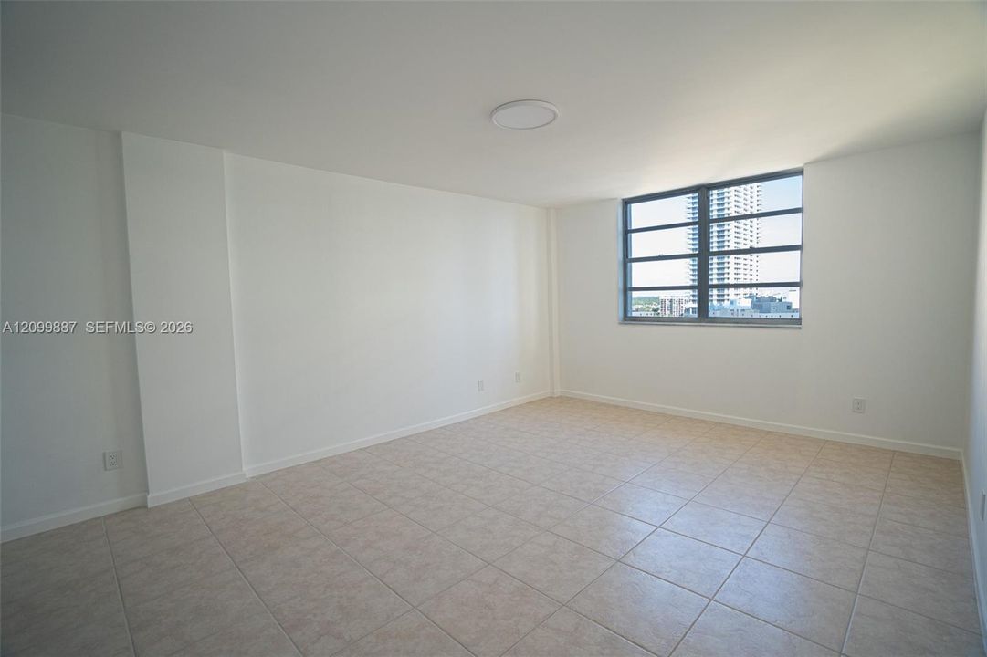 For Sale: $359,000 (2 beds, 2 baths, 1200 Square Feet)