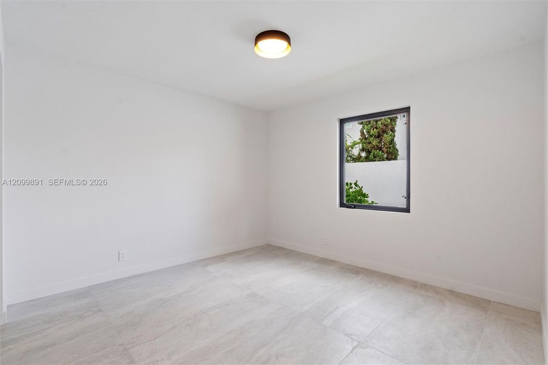 En Venta: $1,745,000 (4 camas, 2 baños, 1827 Pies cuadrados)