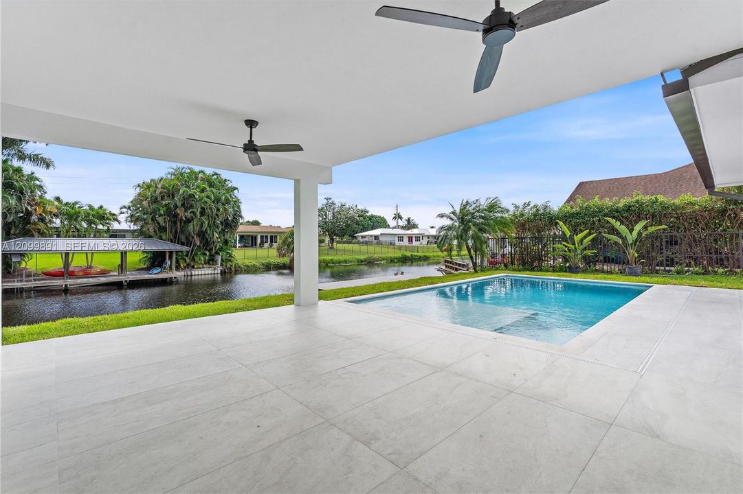 En Venta: $1,745,000 (4 camas, 2 baños, 1827 Pies cuadrados)