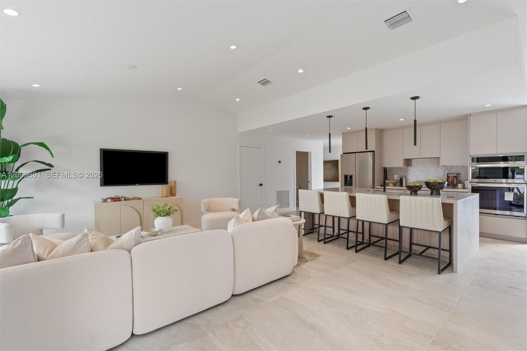 En Venta: $1,745,000 (4 camas, 2 baños, 1827 Pies cuadrados)