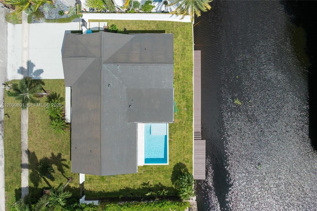 En Venta: $1,745,000 (4 camas, 2 baños, 1827 Pies cuadrados)