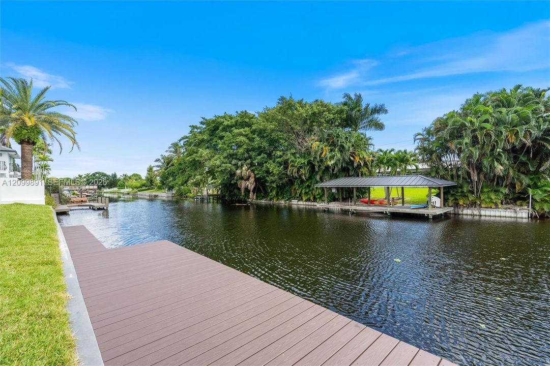 En Venta: $1,745,000 (4 camas, 2 baños, 1827 Pies cuadrados)