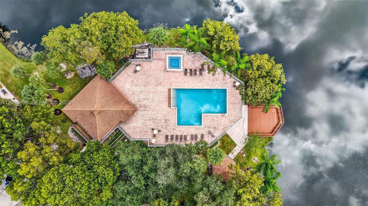 На продажу: $415,000 (3 спален, 2 ванн, 1438 Квадратных фут)