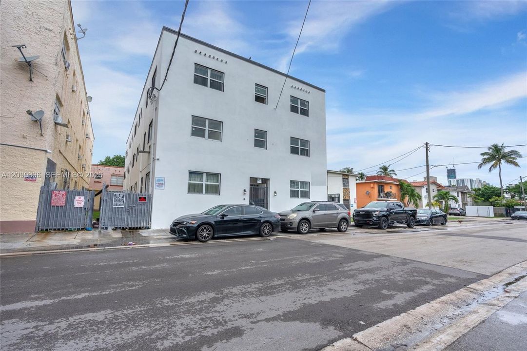 871 SW 3rd Street