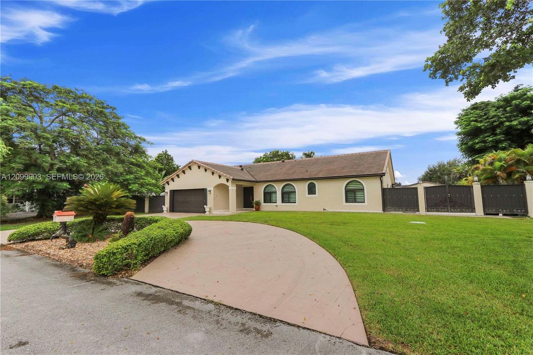 En Venta: $970,000 (3 camas, 2 baños, 1922 Pies cuadrados)