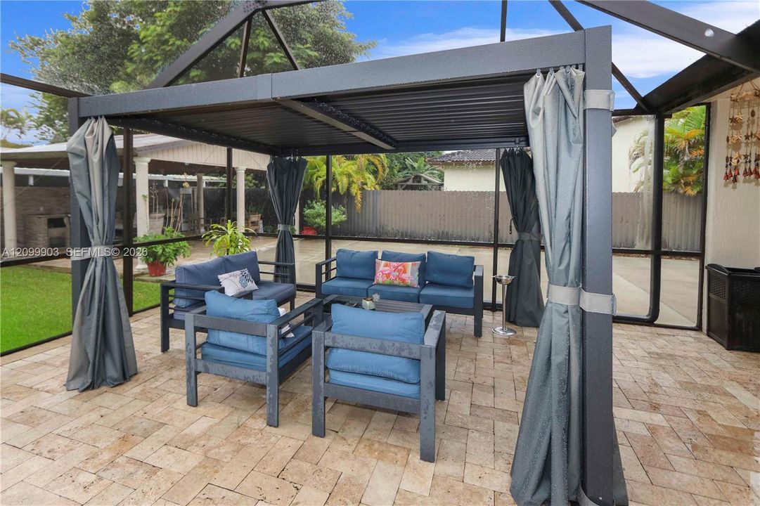 En Venta: $970,000 (3 camas, 2 baños, 1922 Pies cuadrados)