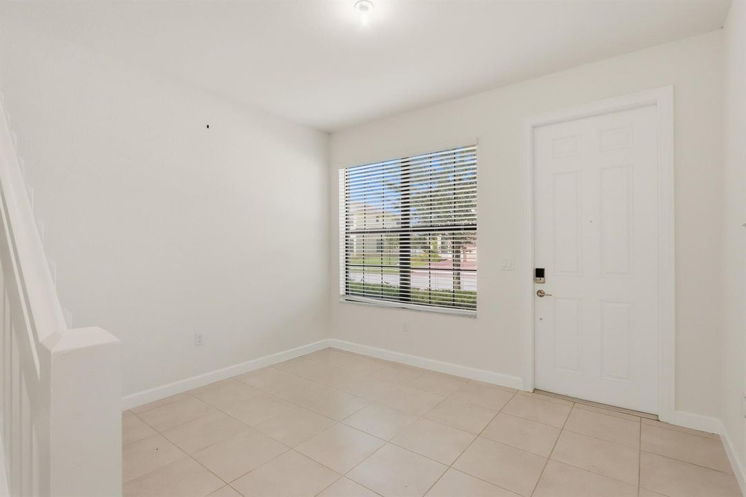 8_living room