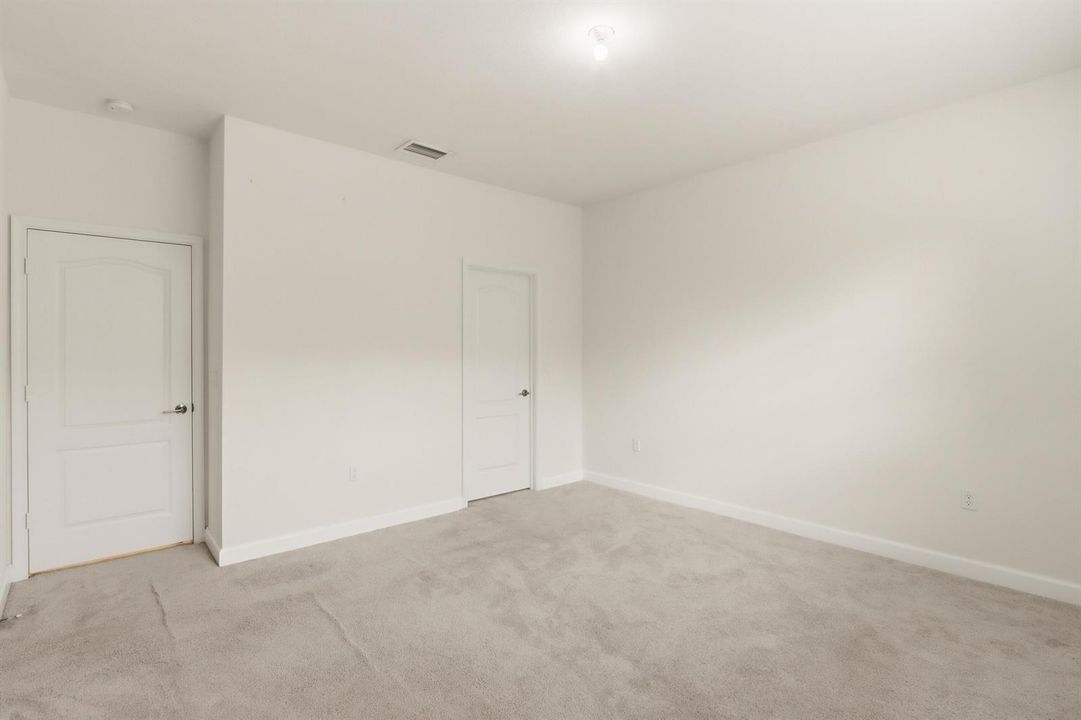 21_primary bedroom