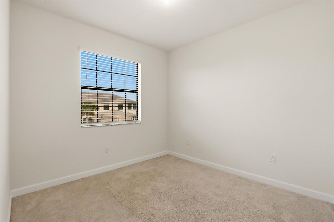 30_bedroom