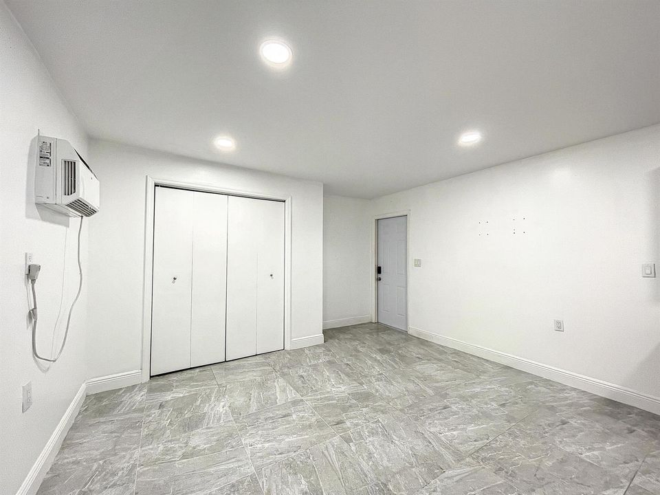 2649 Johnson Street-54