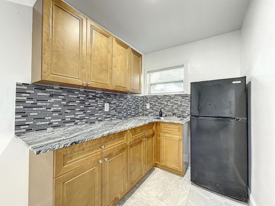 2649 Johnson Street-58