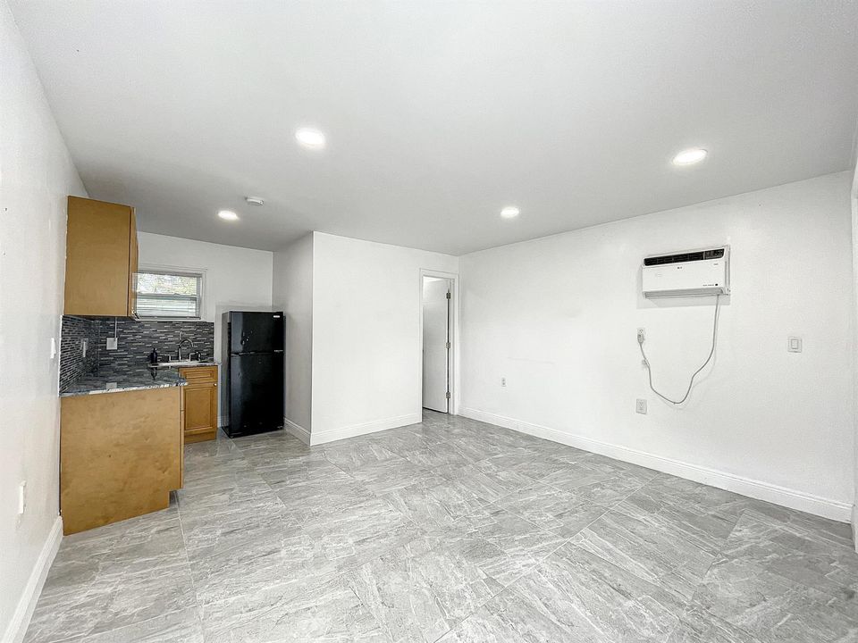 2649 Johnson Street-56