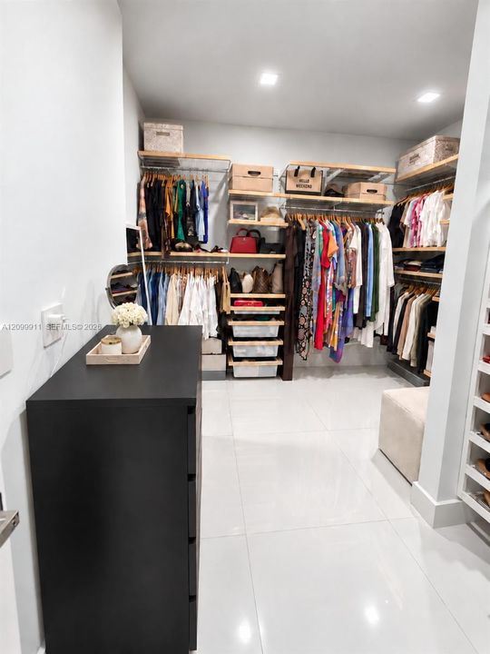 Master Walking Closet