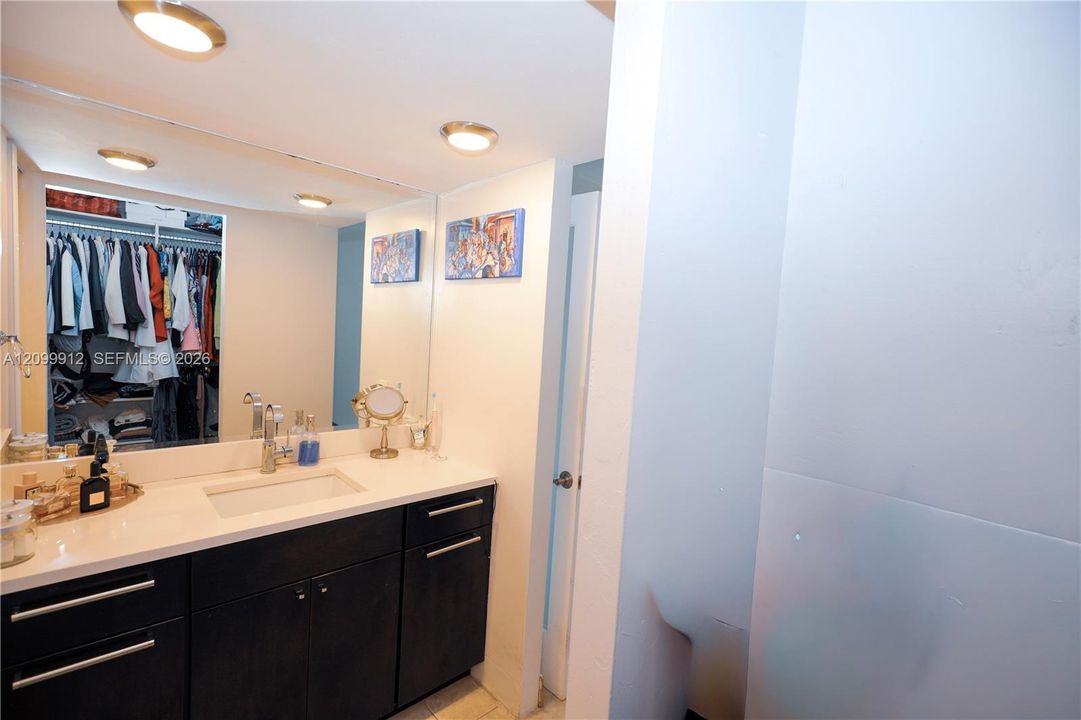 En Venta: $495,000 (2 camas, 2 baños, 990 Pies cuadrados)