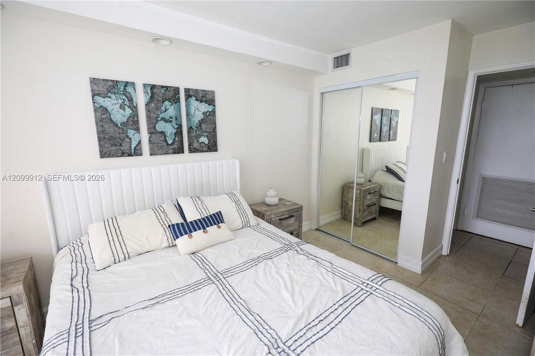 En Venta: $495,000 (2 camas, 2 baños, 990 Pies cuadrados)