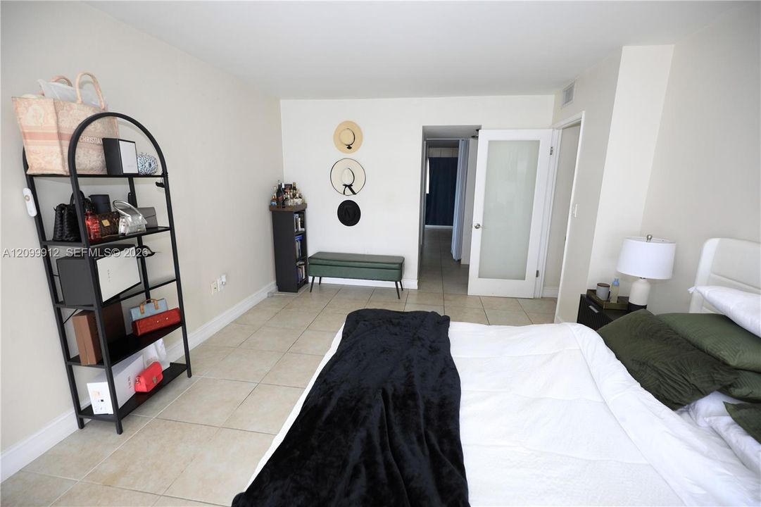 En Venta: $495,000 (2 camas, 2 baños, 990 Pies cuadrados)