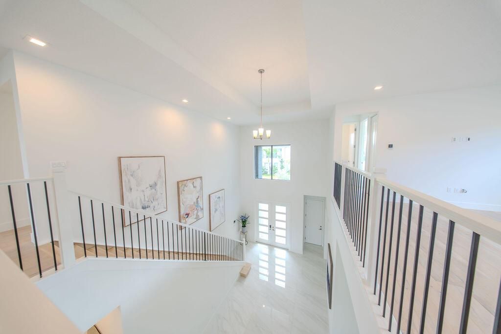 Staircase/Entry