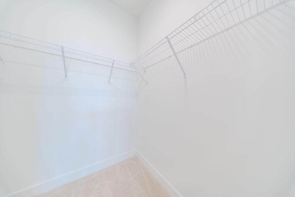 Bedroom 4 Closet