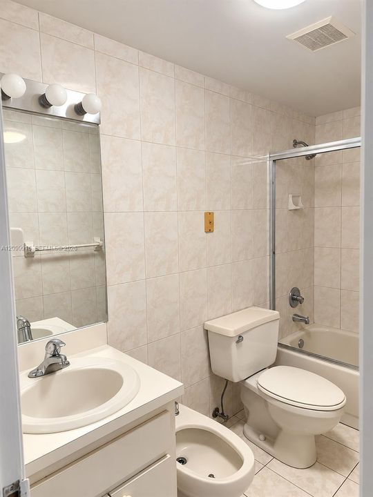 В аренду: $1,800 (1 спален, 1 ванн, 0 Квадратных фут)