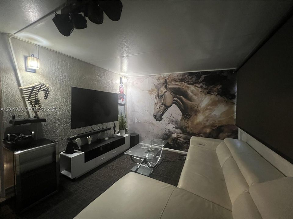 В аренду: $3,800 (4 спален, 2 ванн, 1732 Квадратных фут)