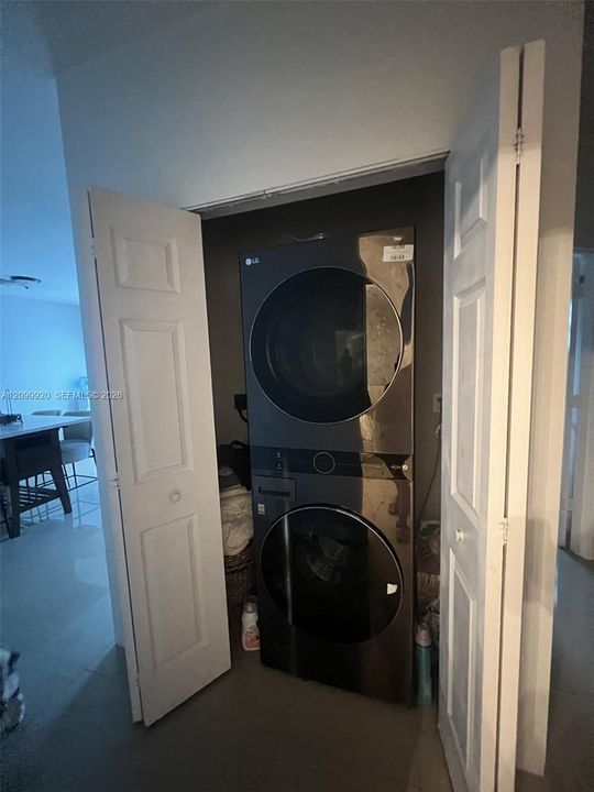 В аренду: $3,800 (4 спален, 2 ванн, 1732 Квадратных фут)