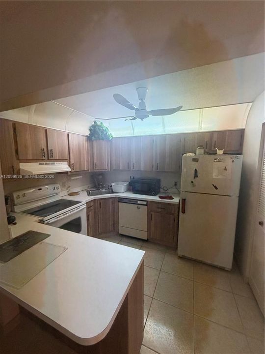 В аренду: $1,500 (2 спален, 1 ванн, 920 Квадратных фут)