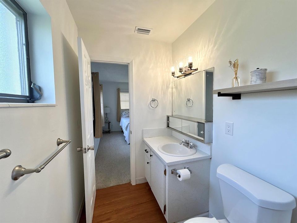 ENSUITE BATHROOM