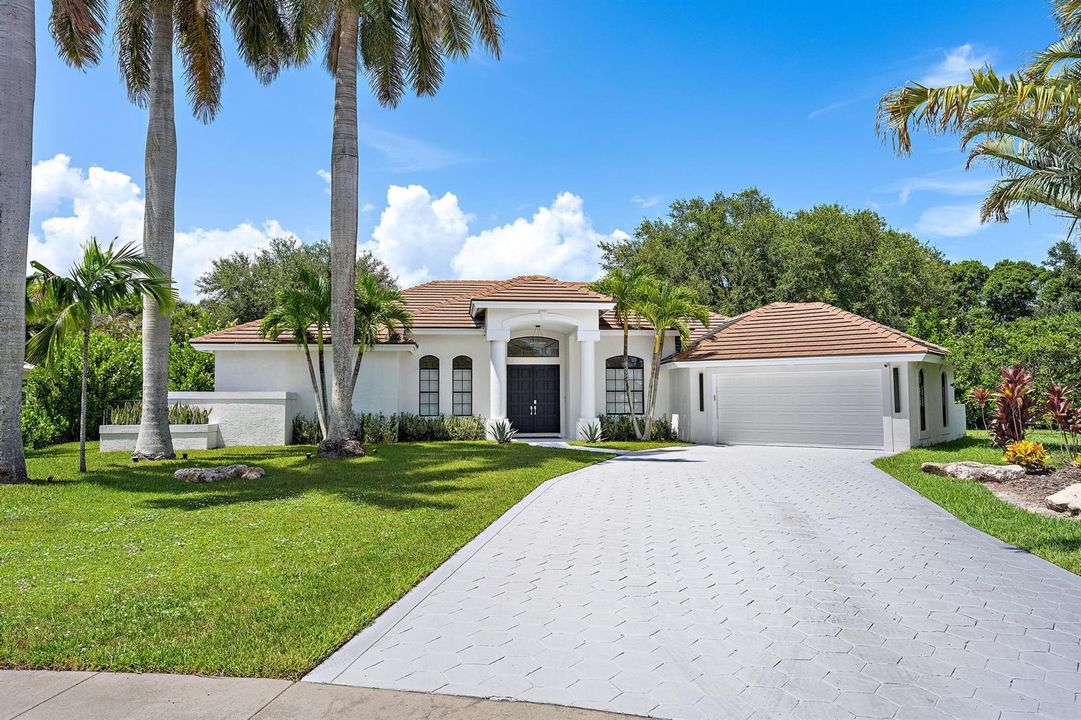 18622 Lakeside Gardens Dr-4