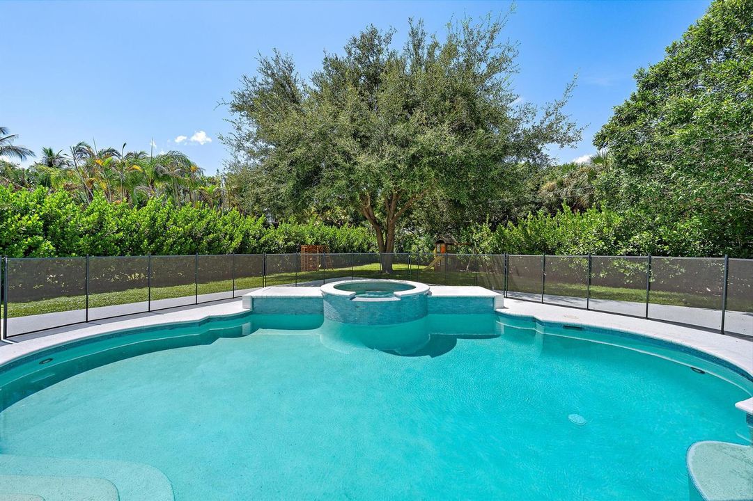18622 Lakeside Gardens Dr-8